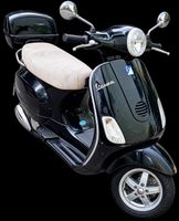 Piaggio Vespa LX 125 schwarz frisch ab MFK neue Reifen