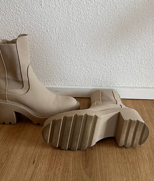 Scarpe da donna: Stiefelette Damen fast neu Beige Gr. 37 – Usato da Hettlingen venduto da sch_gr5s 2