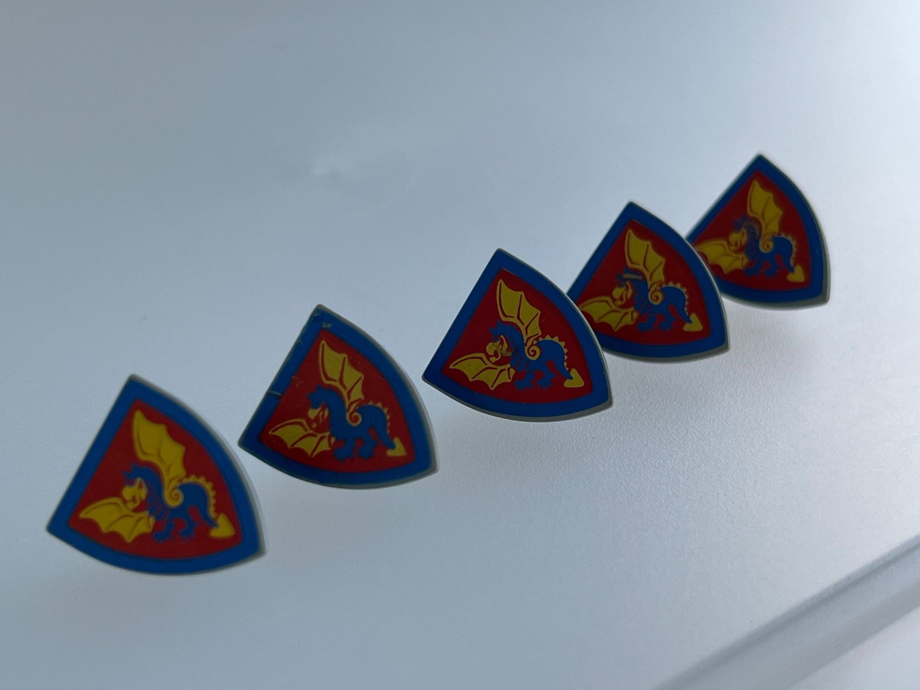 Lego Spielzeuge: LEGO Castle Schild 5x – Gebraucht aus Uttigen von sonorsonic