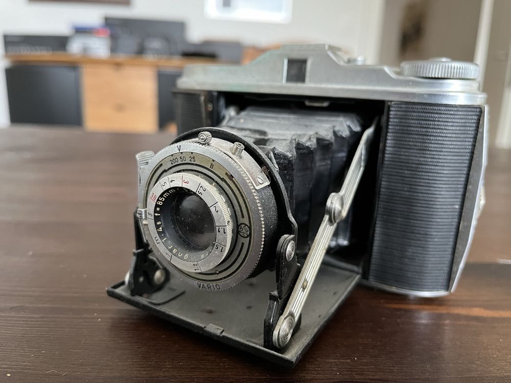 Agfa Isolette V (Jsolette; Zubehörschuh mittig) - Deutsches