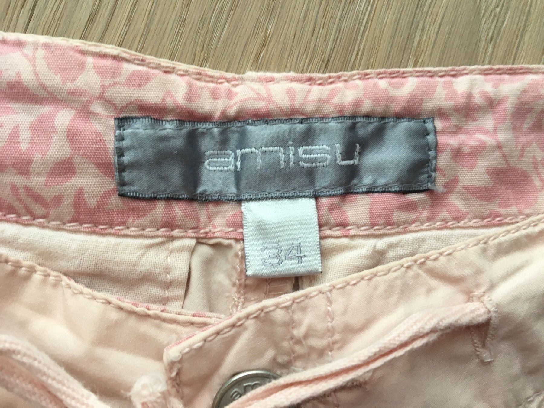 Pantaloni: Coole Shorts in rosa Grösse 34 – Usato da Winkel venduto da Flyhy2020 2