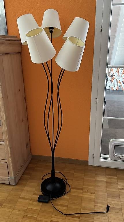 Lampade: Stehlampe mit 5 Lampenschirmen, dimmbar  – Usato da Truttikon venduto da Sarabi72