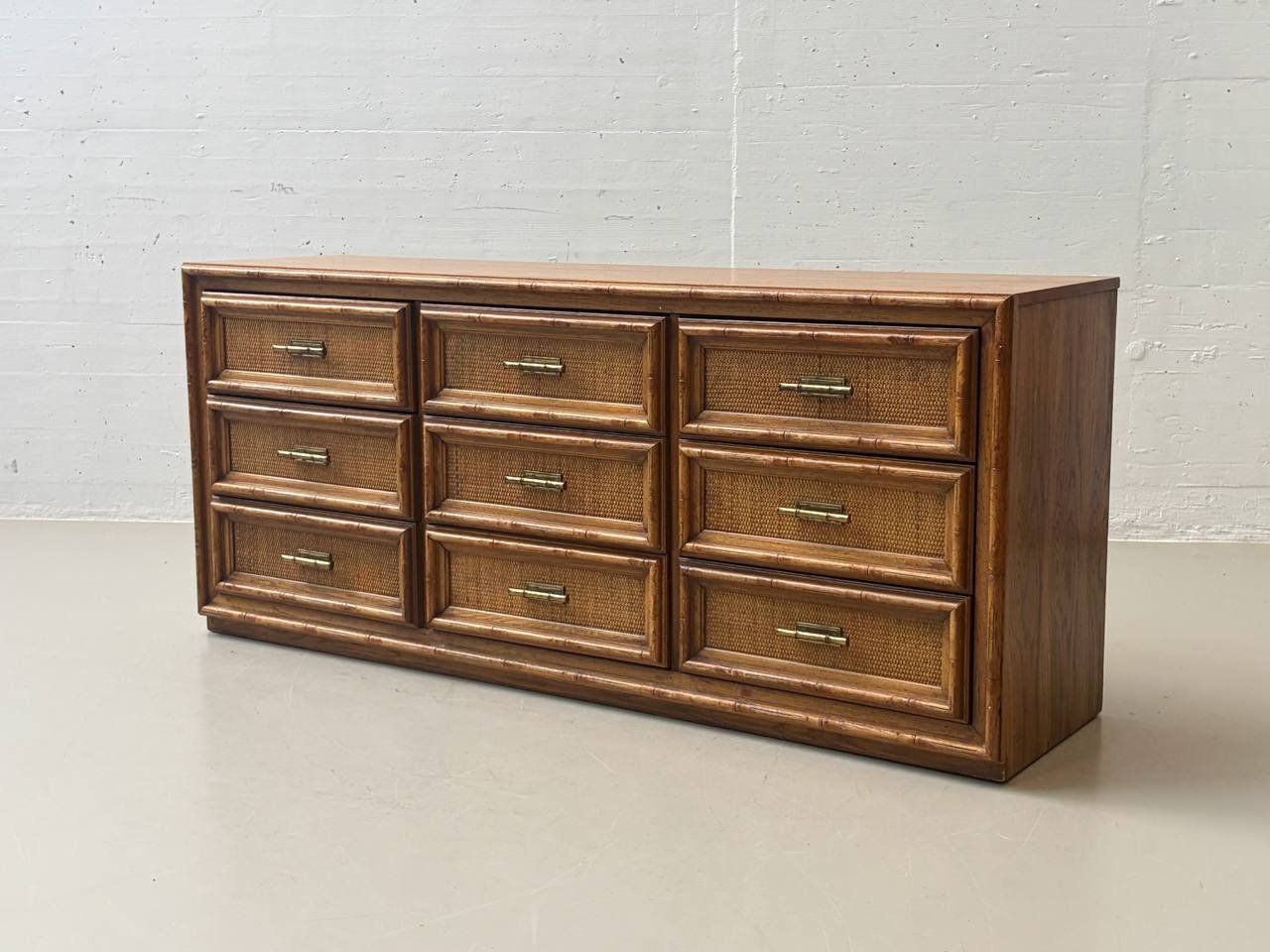Cassettiere: Sideboard Rattanfronten und Messinggriffen, Italien, 70er – Usato da Zürich venduto da LeMoege 5
