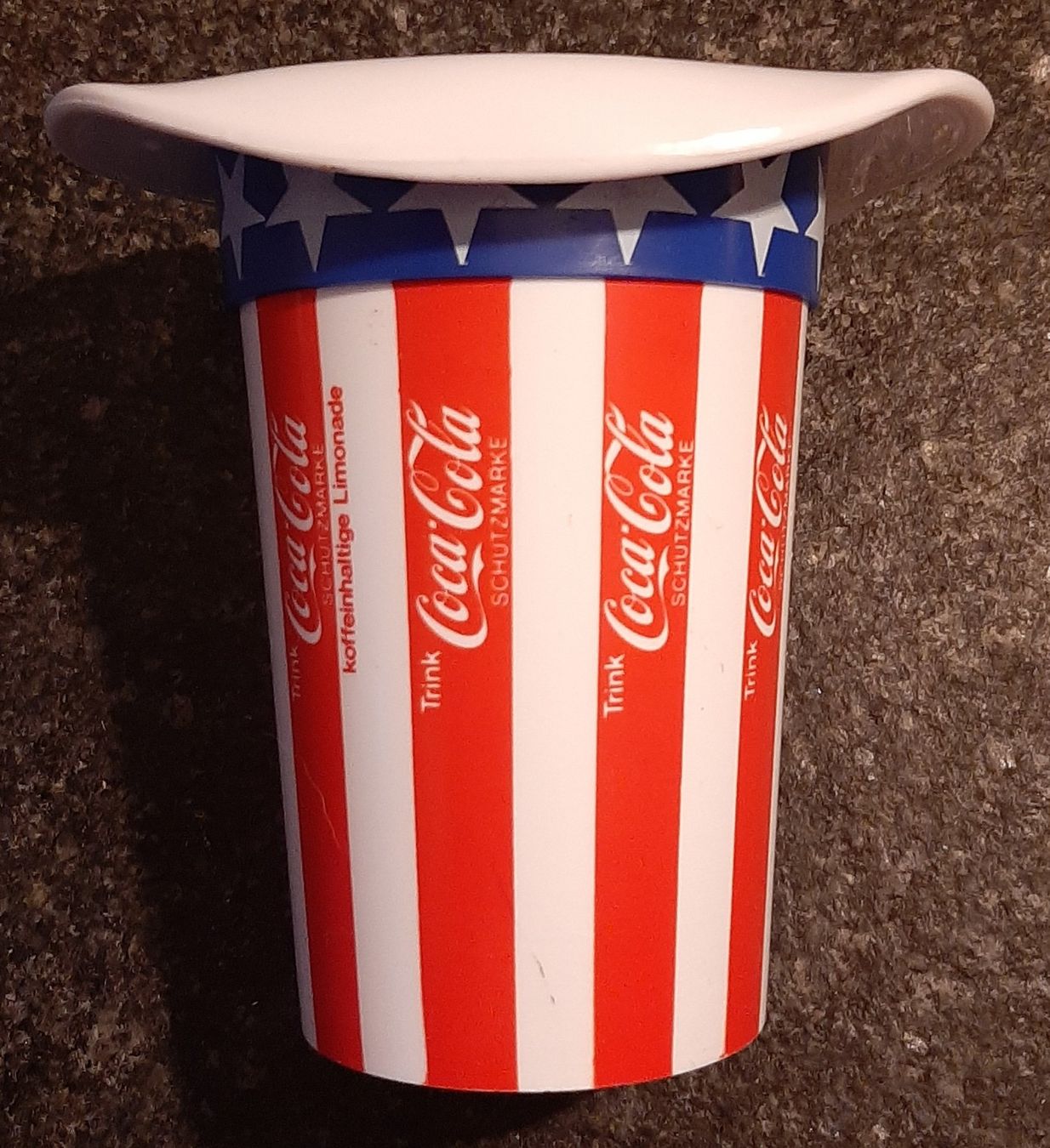 Coca-Cola Bicchieri: Verre Coca-Cola chapeau – Usato da Montet (Glâne) venduto da Koada2