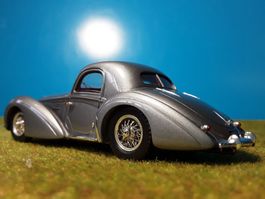 Minichamps Museums Collection __ Delahaye 145 V12 Coupe 1:43