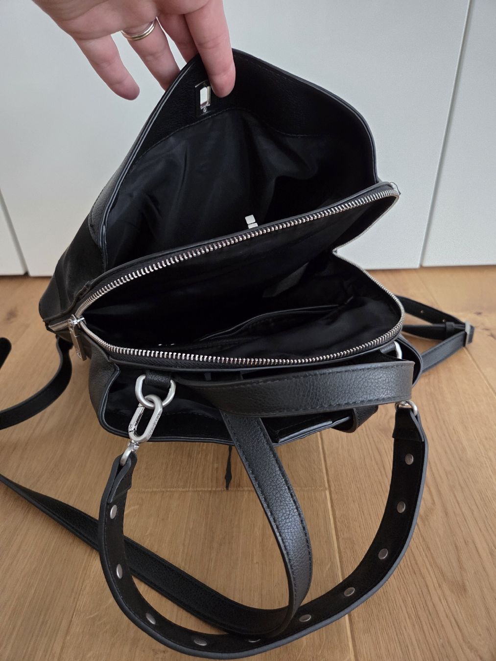 Desigual Zaini: Desigual Rucksack Schwarz - TOP Zustand – Usato da Bellach venduto da mela_lela 2