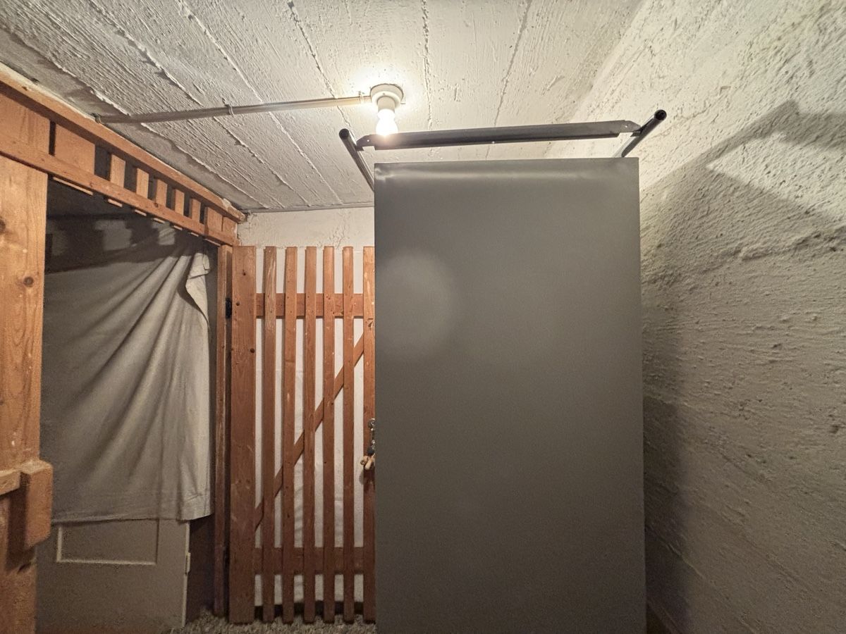Guardaroba: Grauer Spind / Schrank – Usato da Biel/Bienne venduto da z.haenni 2