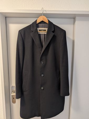 Black Hugo Boss "The Stratus 3" winter coat, size 52
