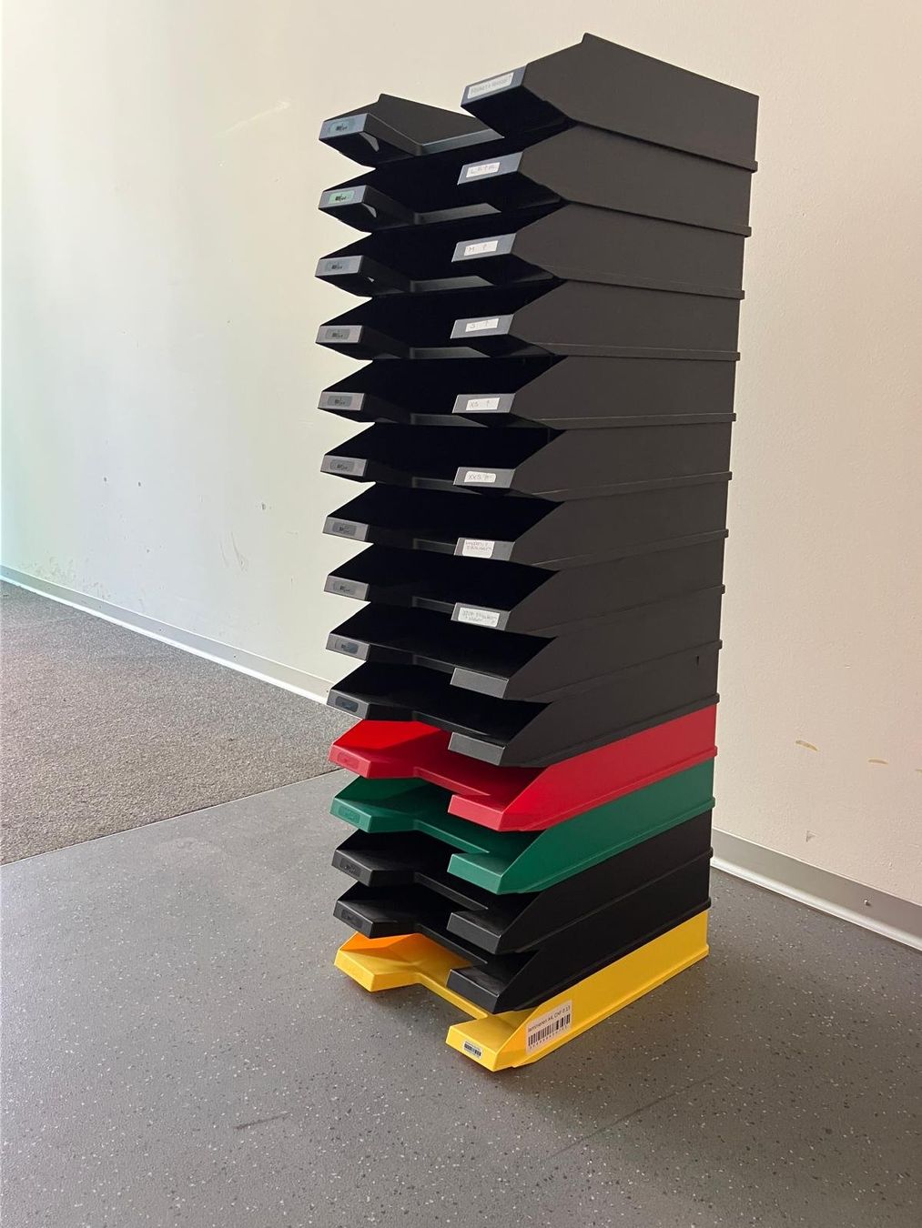 Contenitori & Simili: 15x Briefablage schwarz bunt A4 Briefablagesystem Ablagekorb – Usato da Zürich venduto da Lia107 4