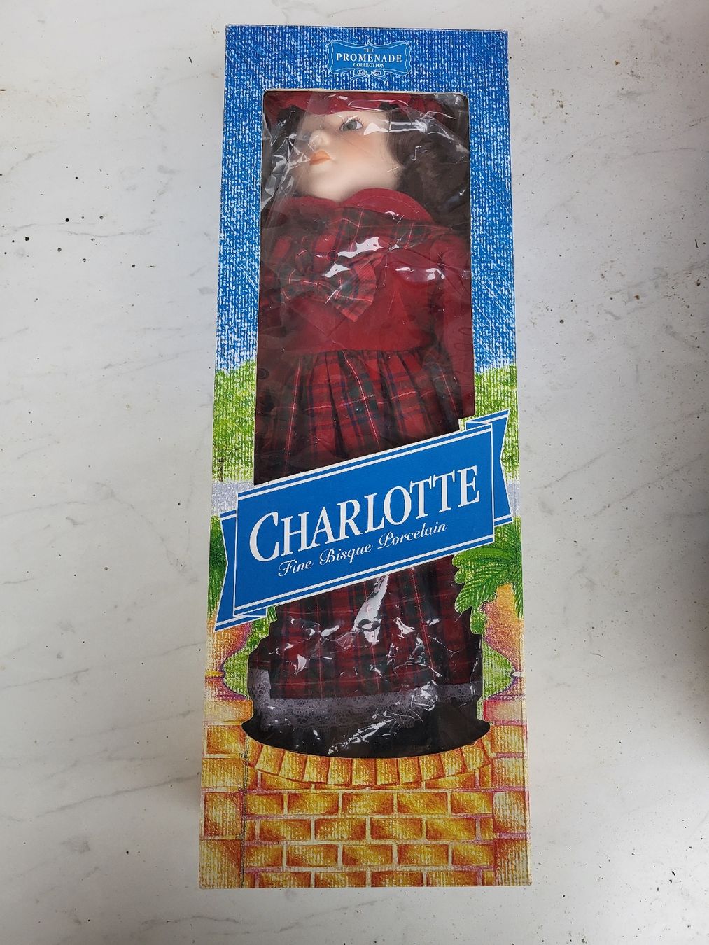 Bambole: Poupées en porcelaine – Nuovo e nell'imballaggio originale da Ecuvillens venduto da loloall 8