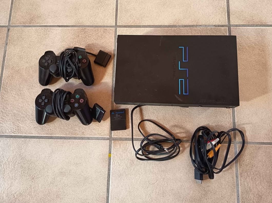 Sony Console: Ps2 Fat SCPH 50004 konsole mit controller – Usato da Oensingen venduto da ece_8k7q