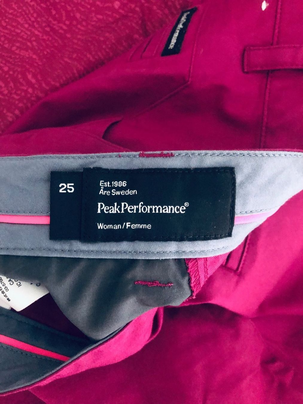 Peak Performance Lotti di vestiti: Shorts und Weste (Golf) – Nuovo (secondo la descrizione) da Dübendorf venduto da fadrinli 7