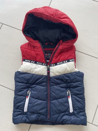 Gilet/ warme Weste mit Kapuze Gr 104