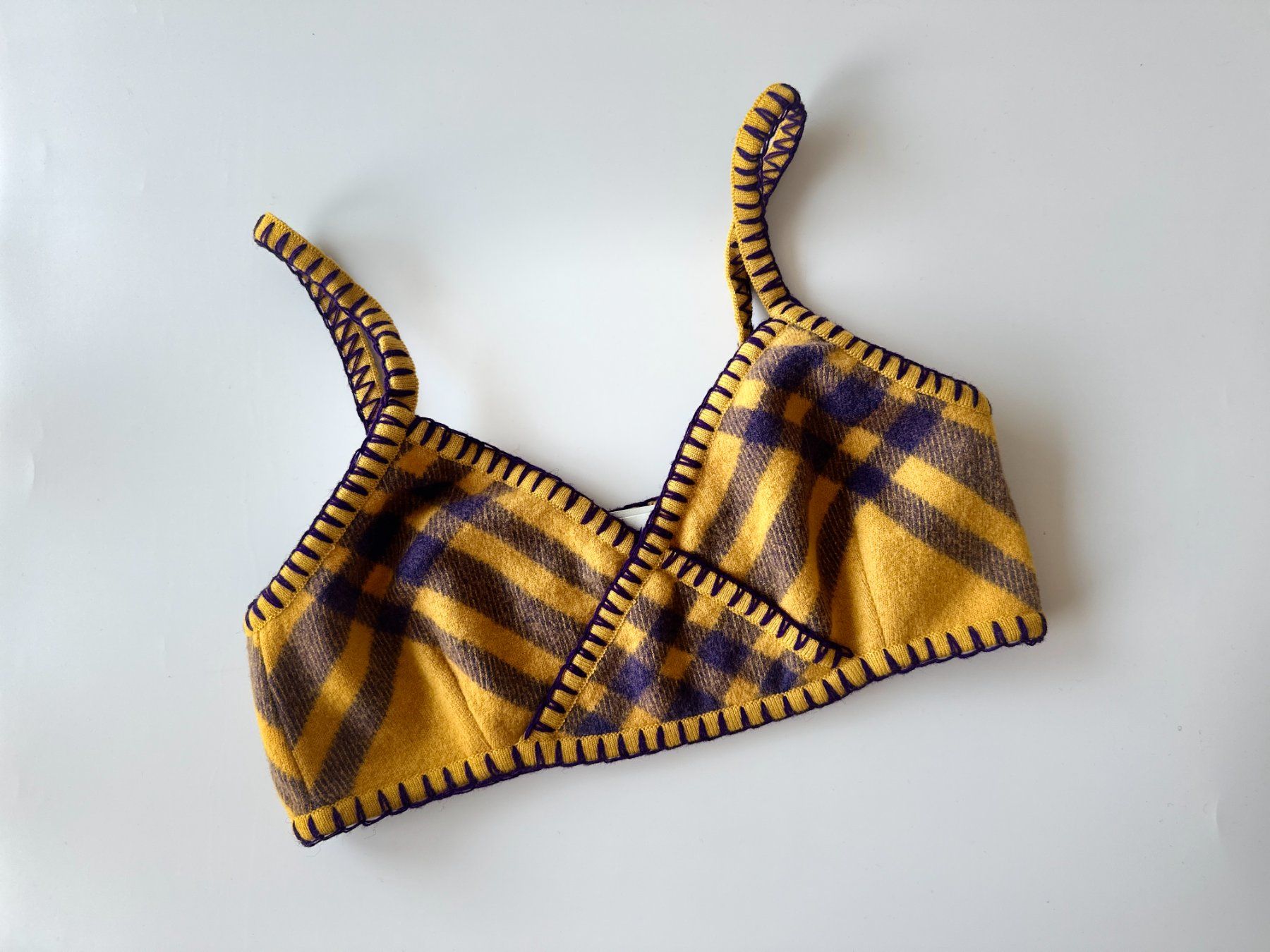 Burberry Tops: Wool top Burberry – Neu (gemäss Beschreibung) aus Lugano von juledo