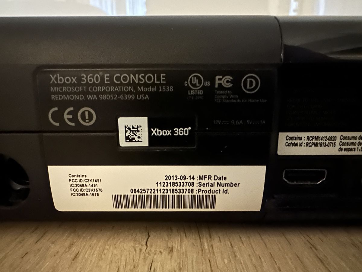 Microsoft Console: Xbox 360 E Konsole 250GB Set mit Controller HDMI Kabel Netzt – Usato da Egg b. Zürich venduto da oli_9gsq 5