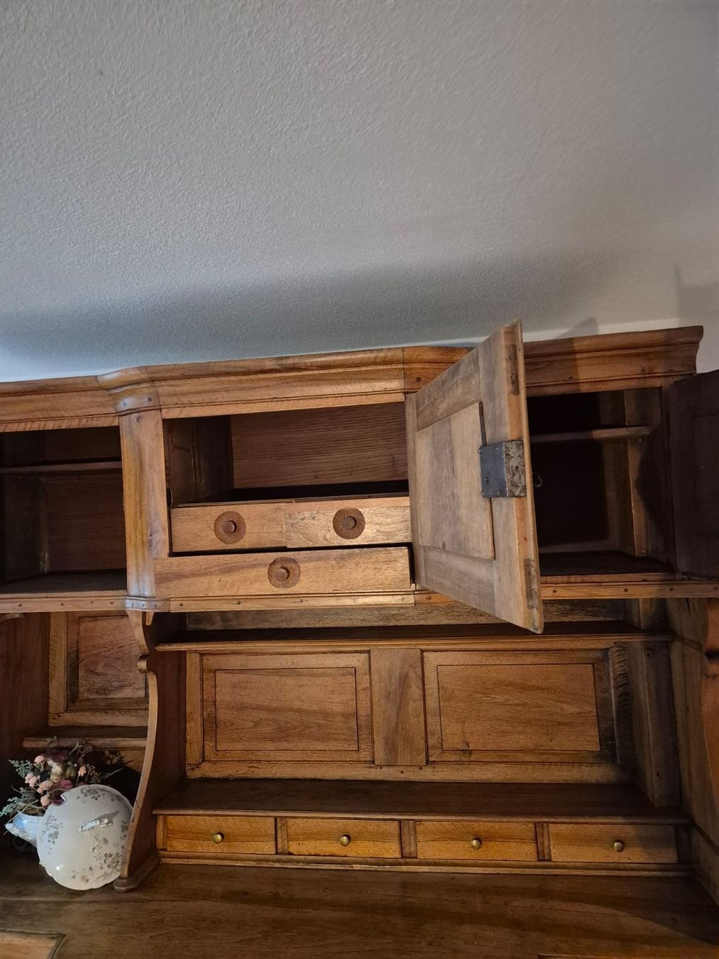 Credenze: Stubenbuffet massiv Nussbaum – Usato da Weesen venduto da knorrli123 9