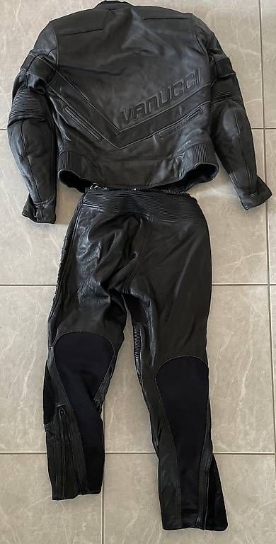 Costumes: Leder Kombi Anzug 2-teilig Vanucci – D'occasion à Wollerau par rio81 3
