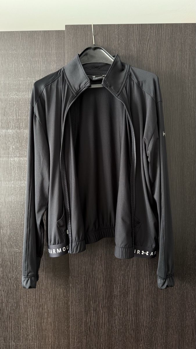 Under Armour Giacche: Under Armour Sportjacke – Usato da Zürich venduto da sel_9kd 1