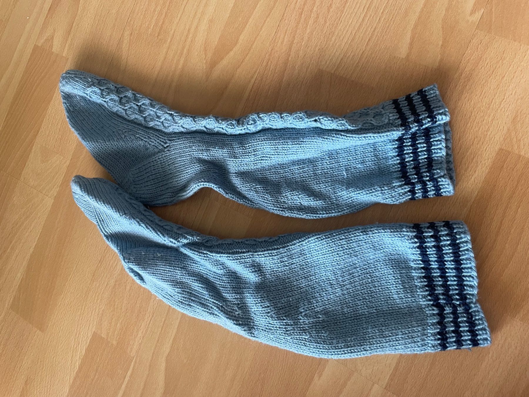 Chaussettes: Handgestrickte Socken hellblau – D'occasion à Uznach par nat_z9bb 1