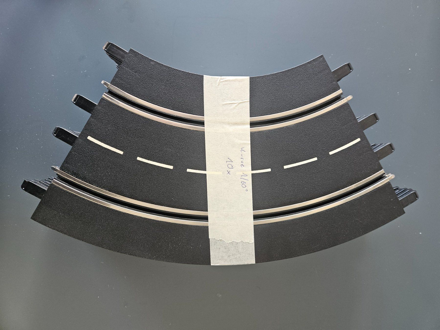 Carrera Piste: Carrera Kurven 1/60 10Stk. – Usato da Geroldswil venduto da Dario988