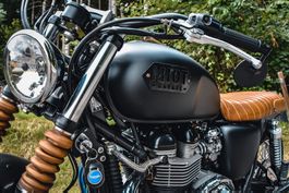 TRIUMPH "MIOT" BONNEVILLE T900 Eintausch mit VESPA 125