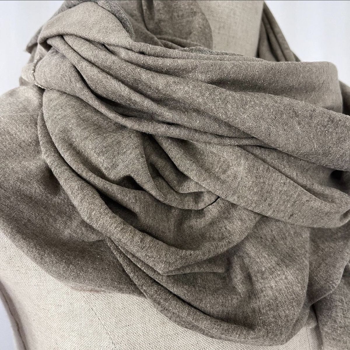 Faliero Sarti Foulard & Sciarpe: FALIERO SARTI Scarf – Nuovo (secondo la descrizione) da Freienbach venduto da Avviivva_Shop 2