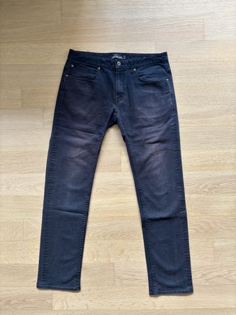 Dunkle C&A Jeans (Gr. 36/34)