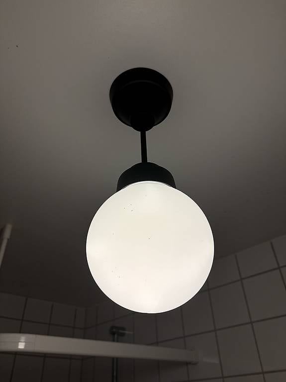 Lampade: Lampe globe – Usato da Fribourg venduto da Brosciuttofunghi