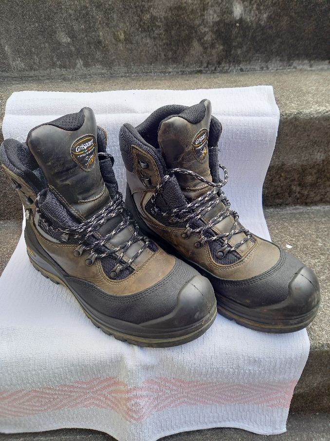 Herrenschuhe: Herren Arbeitsschuh – Gebraucht aus Ziegelbrücke von Mysecret