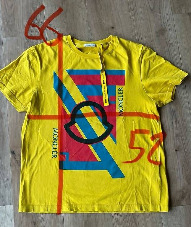 T-Shirts: Moncler T-shirt – Gebraucht aus Attinghausen von steeve123 1