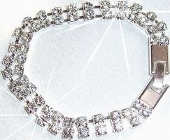 Armband Arm Band Reif Klare / Weisse Strass Steine Silber