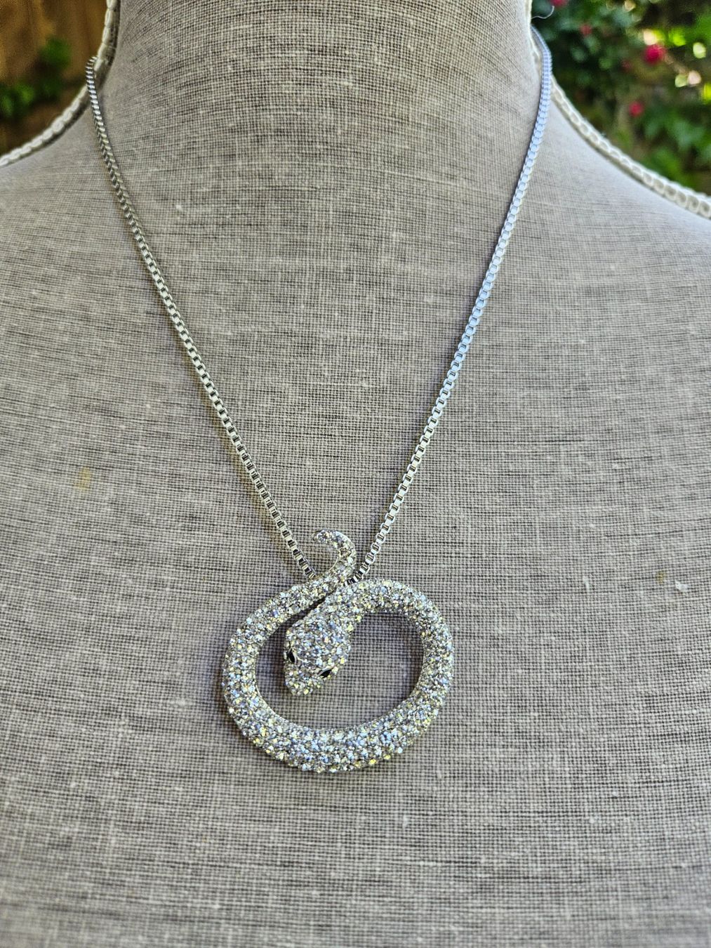 Catenine: Modeschmuck Halskette mit Anhänger Schlange – Usato da Gränichen venduto da Zmoonlight