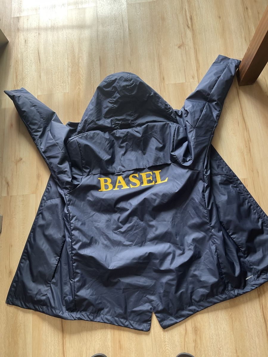Cappotti: Veste Nike Shield homme bleu imperméable L avec inscriptio – Nuovo (secondo la descrizione) da Kloten venduto da Vermicelles 6