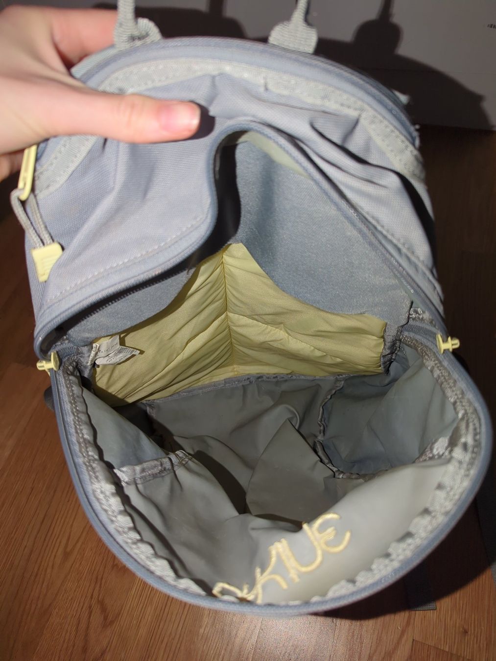 Dakine Zaini: Dakine Rucksack/top Zustand – Usato da Zug venduto da sunshinestateofmind 2