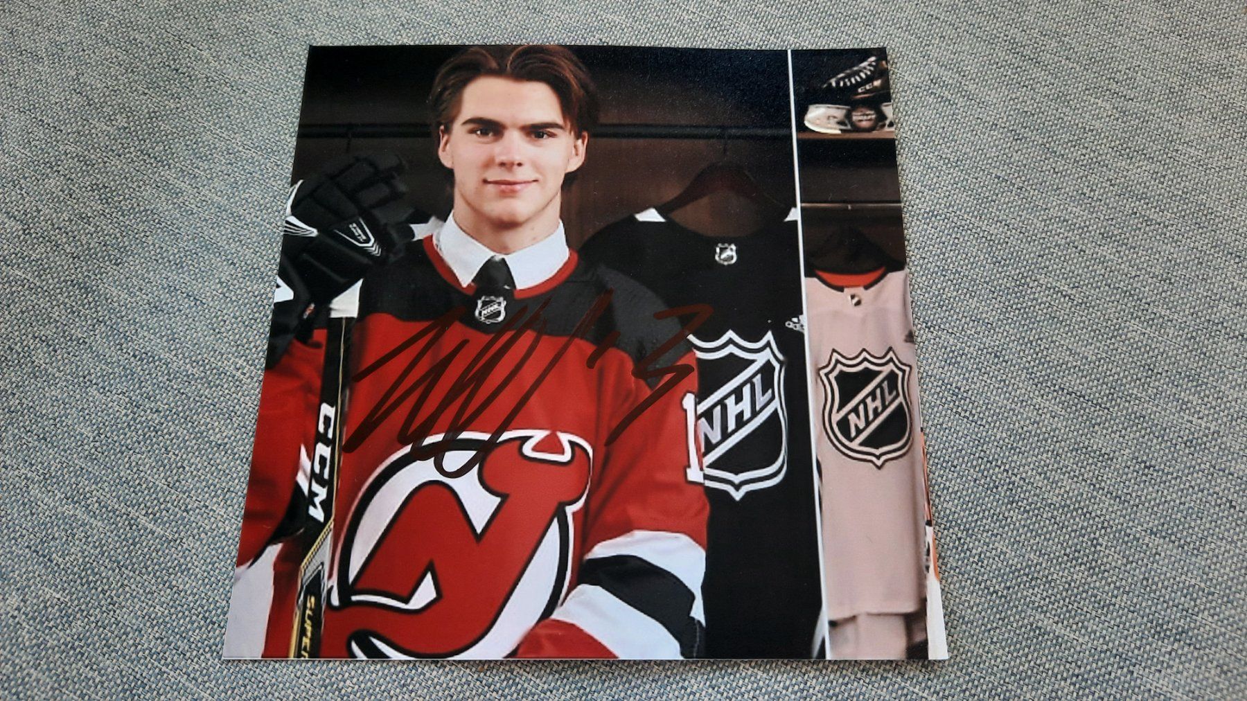Autogramme: Autogramm Nico Hischier – Gebraucht aus Schmerikon von Olympia04