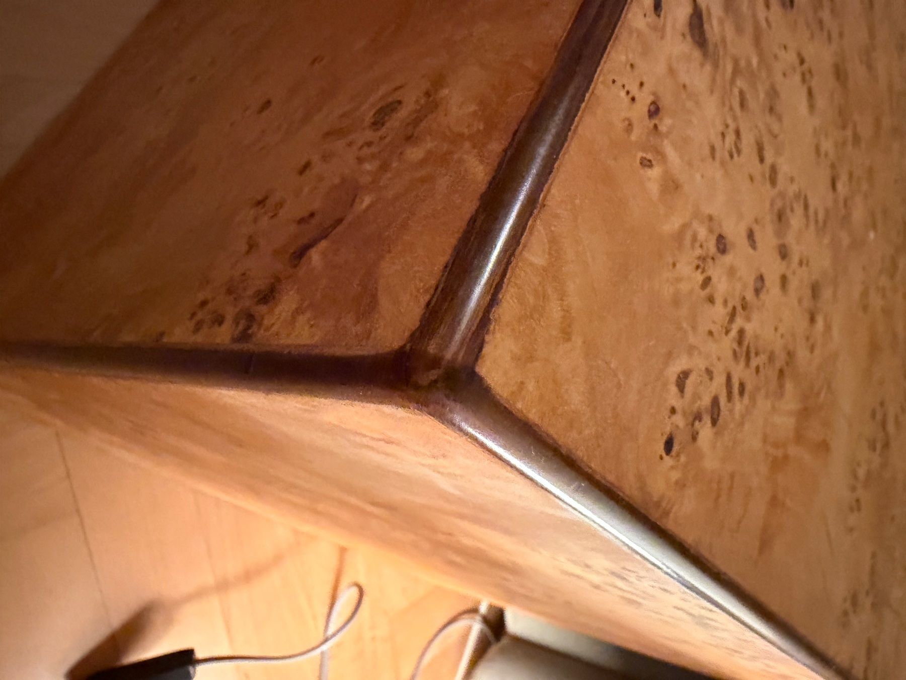 Comodini: Pair Burl Wood Cube Side Tables, Nightstands – Usato da Zürich venduto da kas_g26m 3