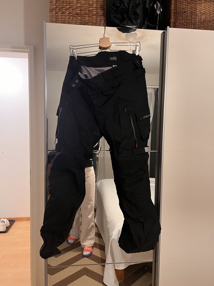 FLM Lots de vêtements: Motorradbekleidung zweiteiler FML – D'occasion à Hinwil par Michelle.C 5