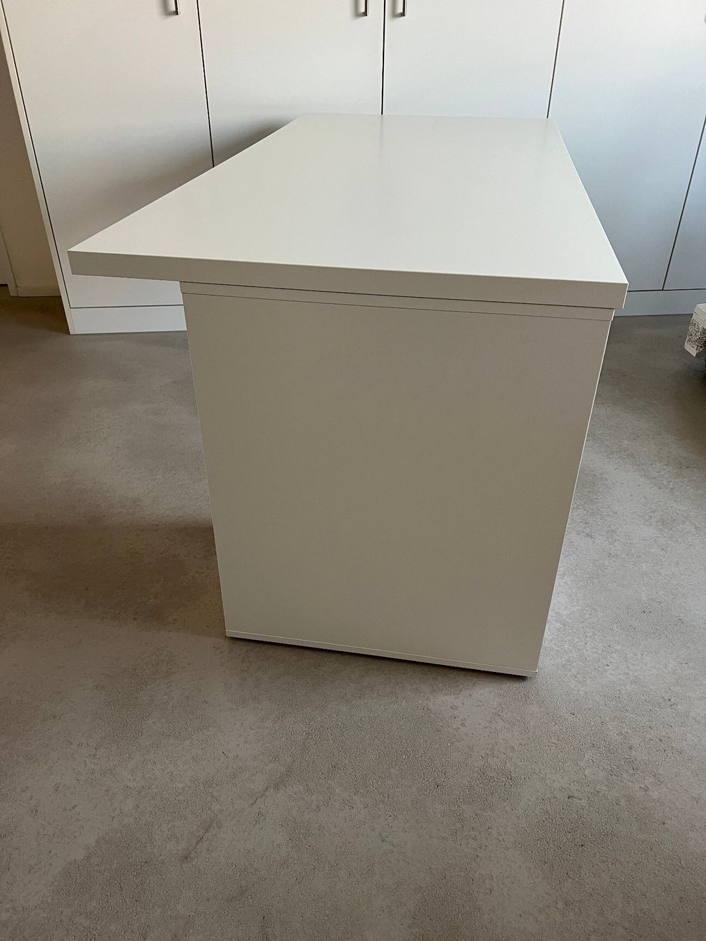 Ikea Scrivanie: IKEA Schreibtisch 150x75cm mit Korpus – Usato da Hohenrain venduto da Anirob 3
