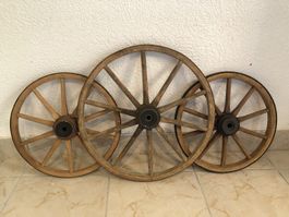 3er Set Vintage Wagenräder