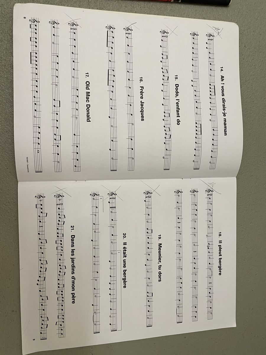 Bücher: Saxophone Les Chansons Celebre nr. 1 – Gebraucht aus Männedorf von iza04 4