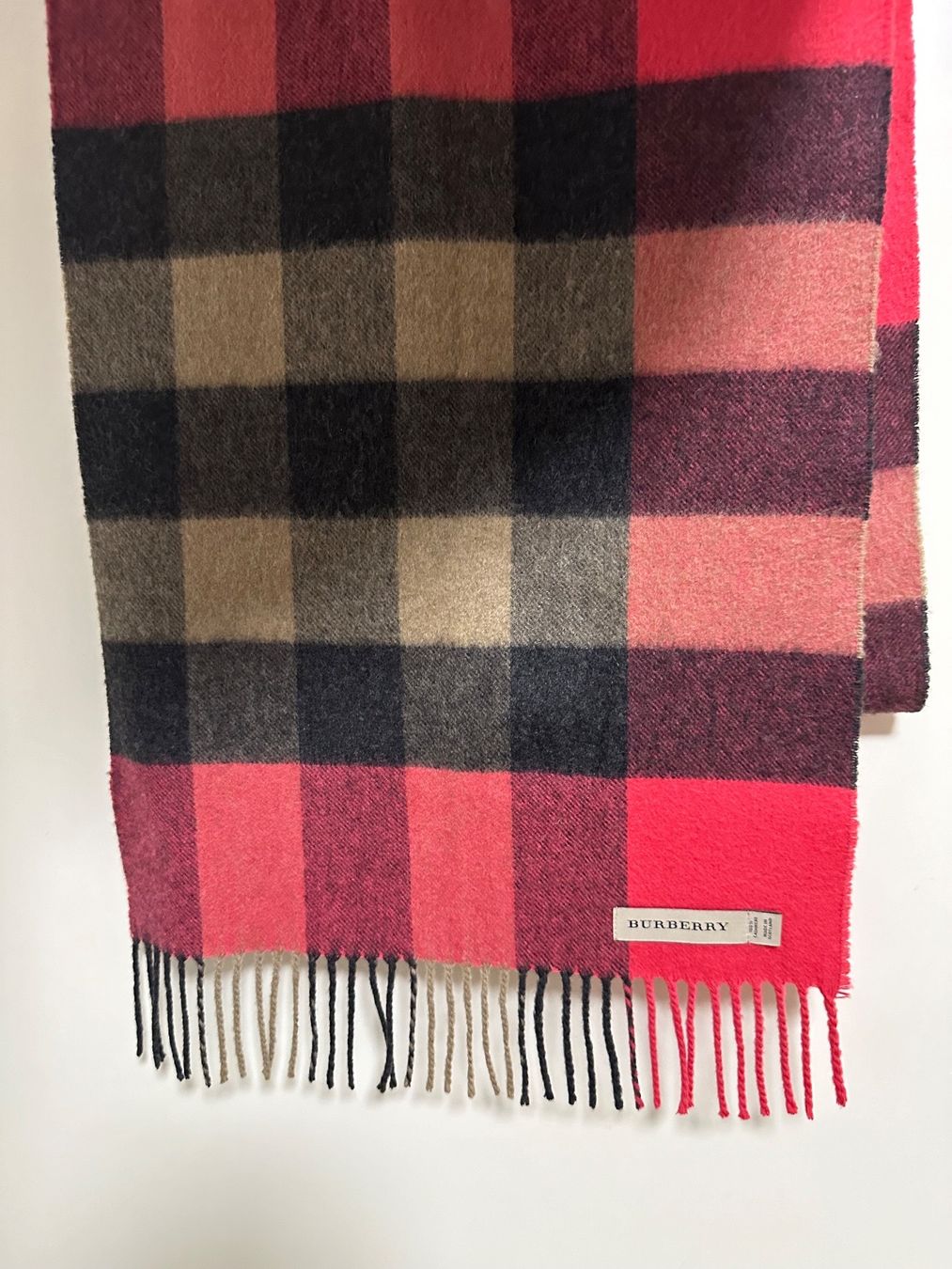 Burberry Foulard & Sciarpe: BURBERRY Kaschmir Schal – Usato da Basel venduto da iulia_haul 2