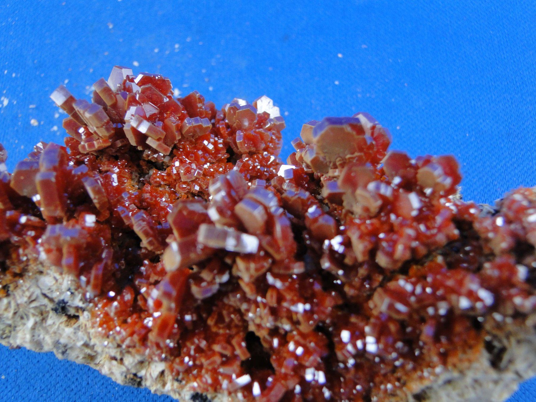Mineralien & Heilsteine: Vanadinit – Gebraucht aus Schinznach Bad von Demerald 7