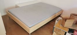 Bett mit Lattenrost 140 mal 200