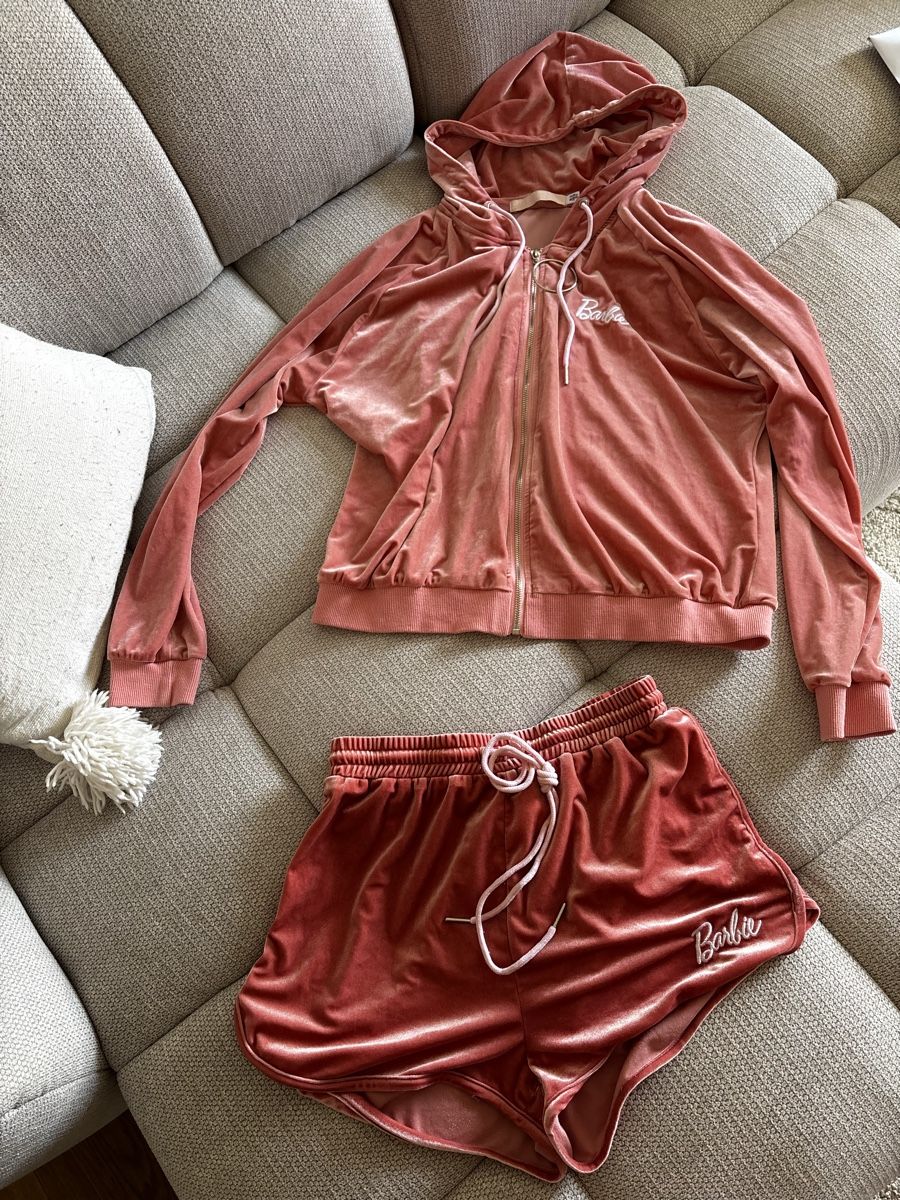 Négligés & Pyjamas: Ensemble de pyjama rose Barbie x Missguided taille 38 – D'occasion à Bulle par lfr_gfx8
