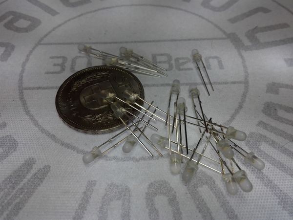 Componenti elettronici: LED diffus 3mm, 20 Stück warmweiss – Nuovo (secondo la descrizione) da Luzern venduto da Salefactory 1