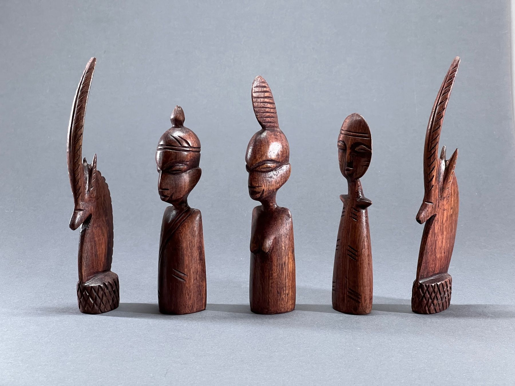 Alle Dekorationen: Afrikanische (Senegal) Holzfiguren-Set, Handarbeit, 10 Stück – Gebraucht aus Sennhof von Johnbest 5