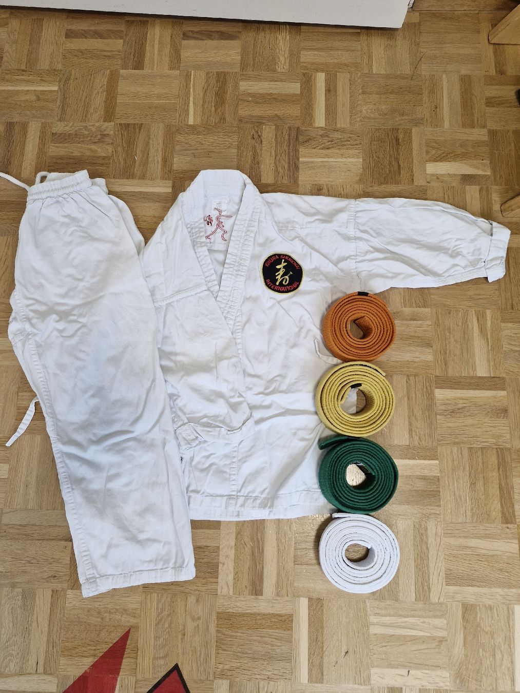 Lots de vêtements: karate set 134 – D'occasion à ebmatingen par wady25x26x 1