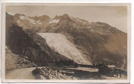 GLETSCH Rhonegletscher, Zwei Postauto auf der Grimselstrasse