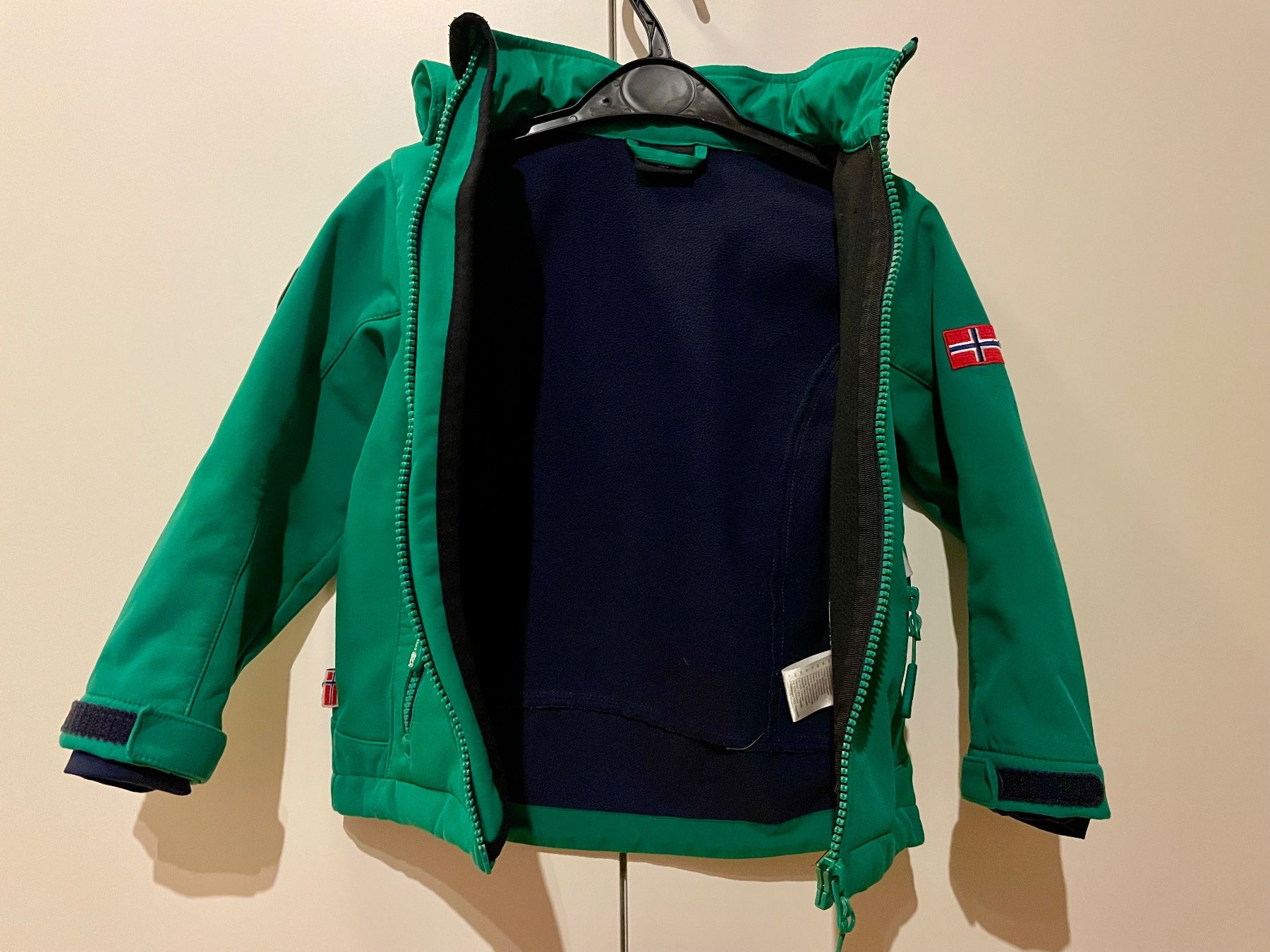 Trollkids Jacken & Mäntel: Softshelljacke Trollkids Gr 104 – Gebraucht aus Hüntwangen von fra_7nd2 2