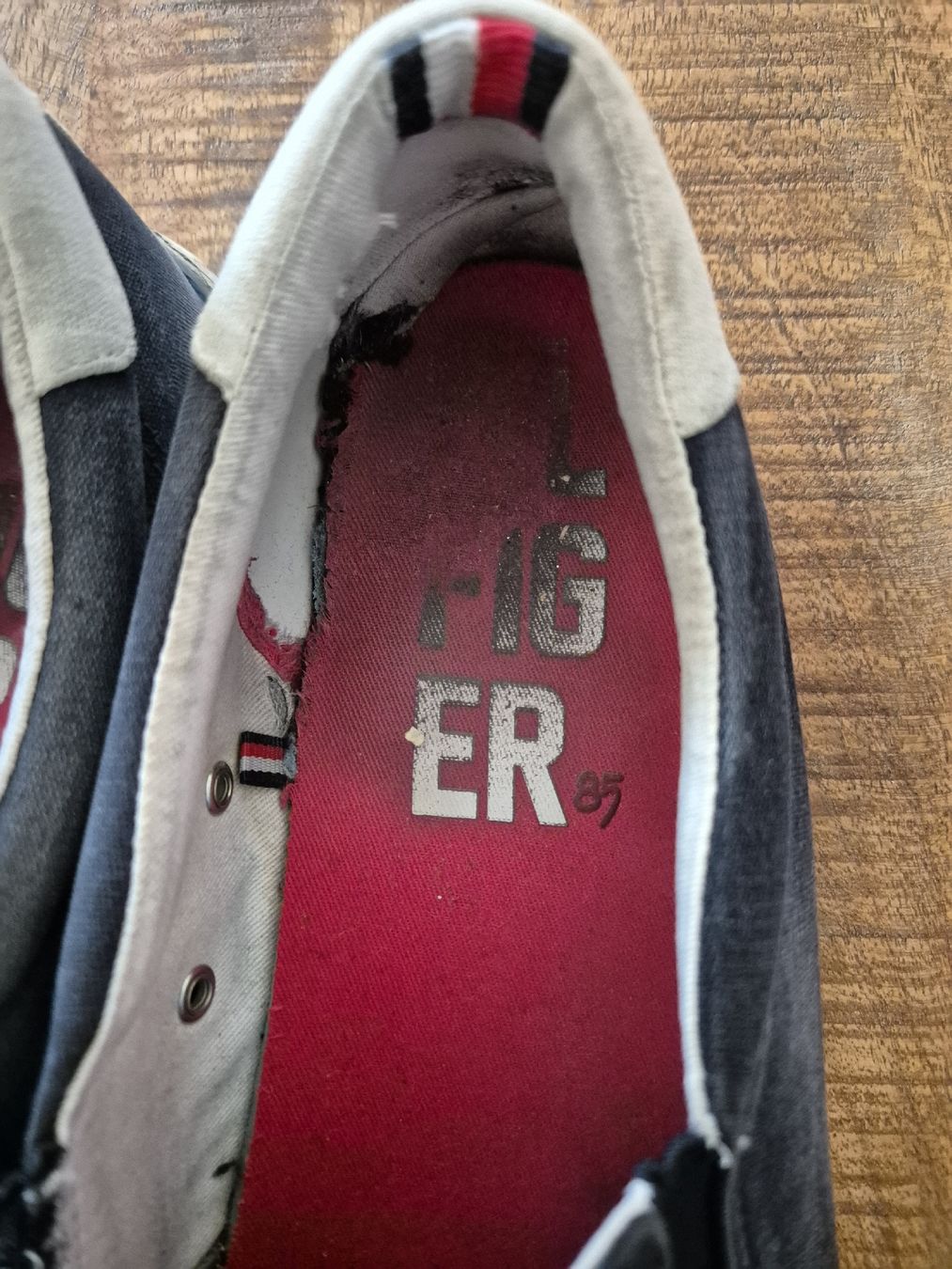 Scarpe da uomo: Tommy Hilfiger Stoffschuhe Gr. 44 – Usato da Frauenfeld venduto da Shimy 1